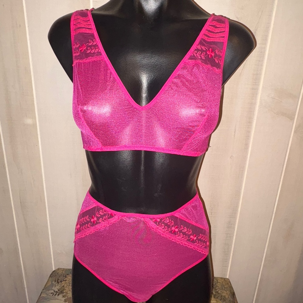 Simone Perele Marthe Disco Pink Bralette Lrg & Retro Brief Med